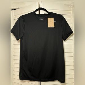 BLACK NIKE DRY FIT SHIRT